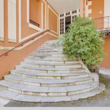 Regina Apartment